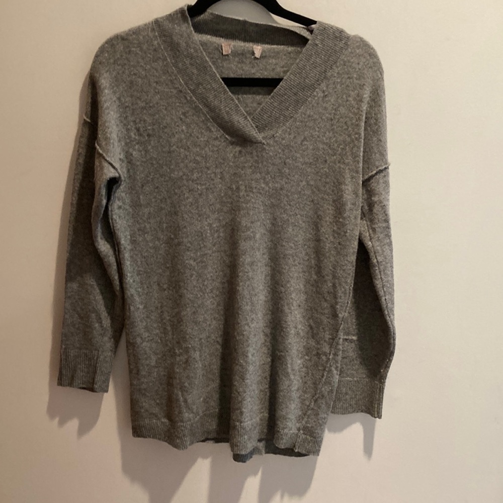 053. WOOL SWEATER - Picture 1 of 4